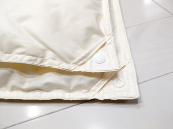 8箇所にあるスナップボタン